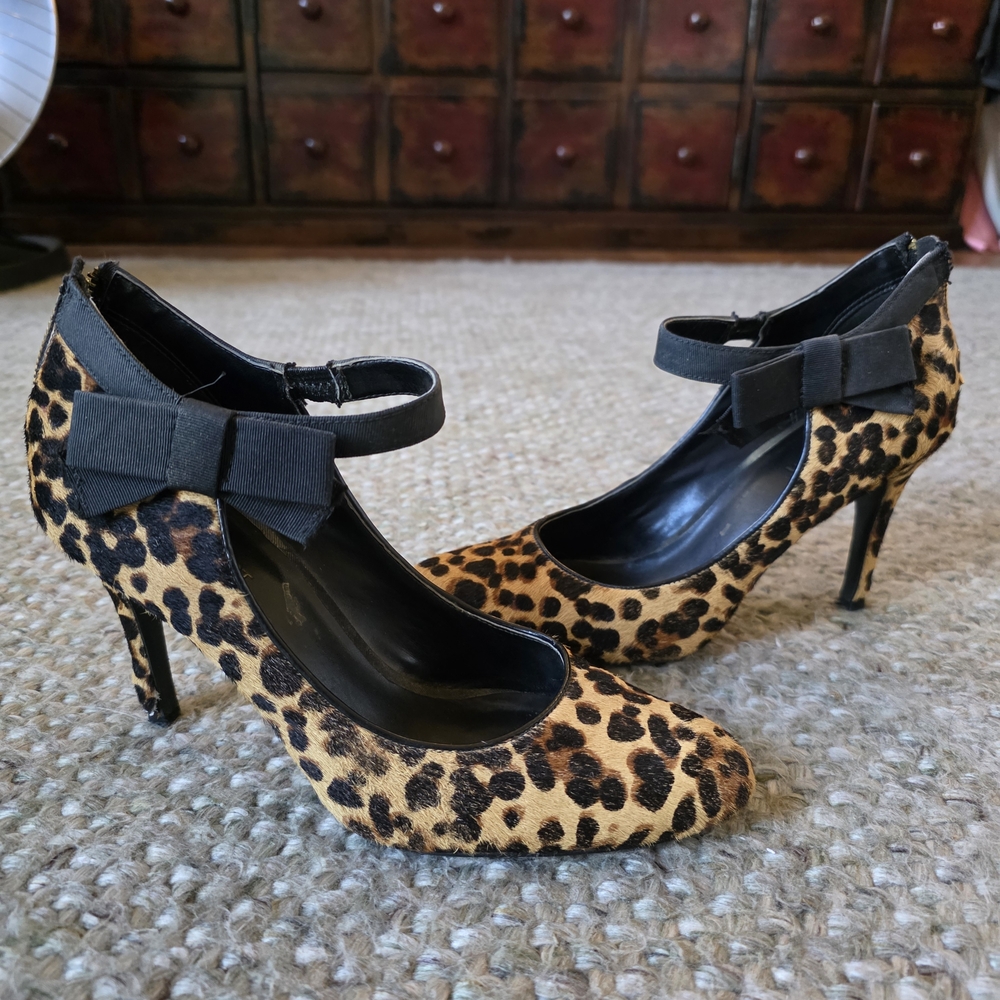 NINE WEST Sz 8.5 Leopard Print Heels with Black Bow